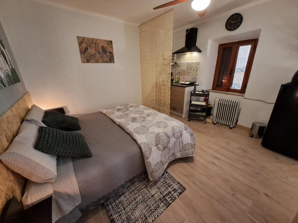 Ferienwohnung A Casa Di Carla Sonnino Exterior foto